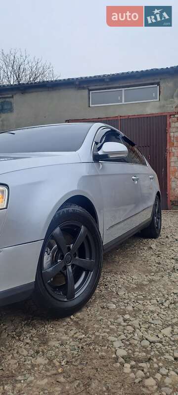 Седан Volkswagen Passat 2005 в Хусті
