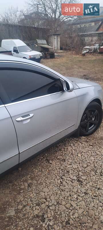 Седан Volkswagen Passat 2005 в Хусті