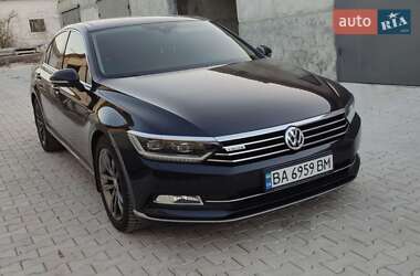 Седан Volkswagen Passat 2016 в Кропивницькому