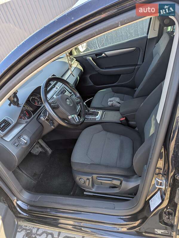 Универсал Volkswagen Passat 2013 в Ровно
