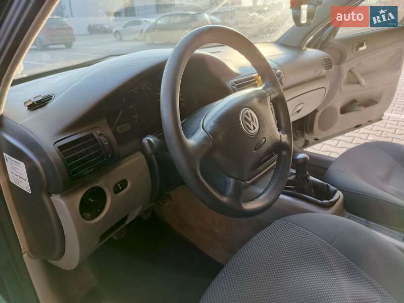 Седан Volkswagen Passat 1997 в Теребовлі