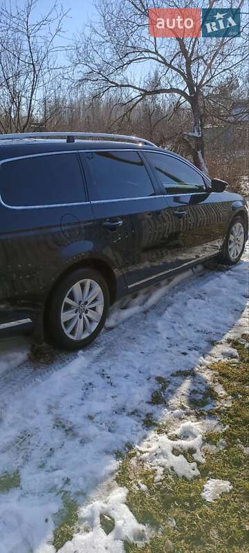 Универсал Volkswagen Passat 2011 в Коростене
