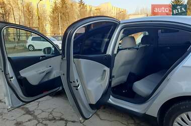 Седан Volkswagen Passat 2005 в 