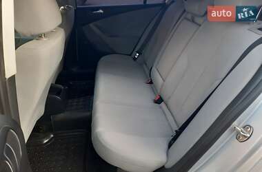 Седан Volkswagen Passat 2005 в 