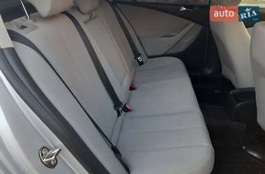 Седан Volkswagen Passat 2005 в 