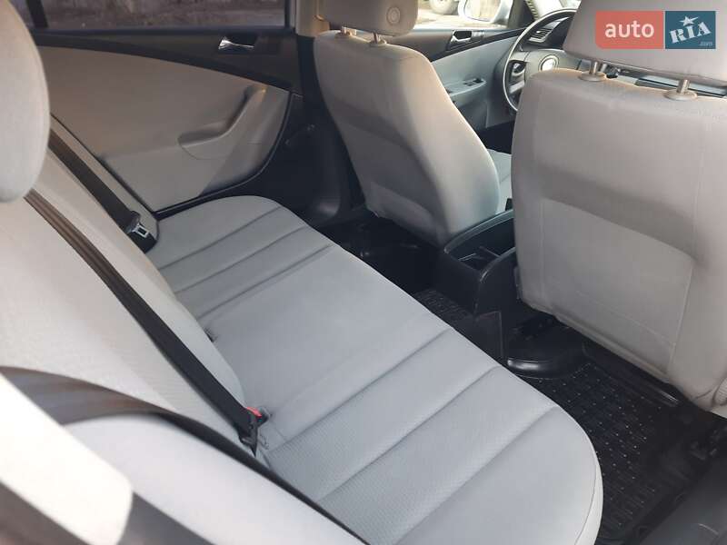 Седан Volkswagen Passat 2005 в Хмельницком
