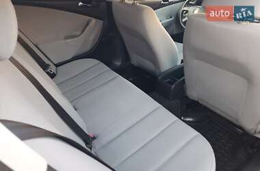Седан Volkswagen Passat 2005 в 