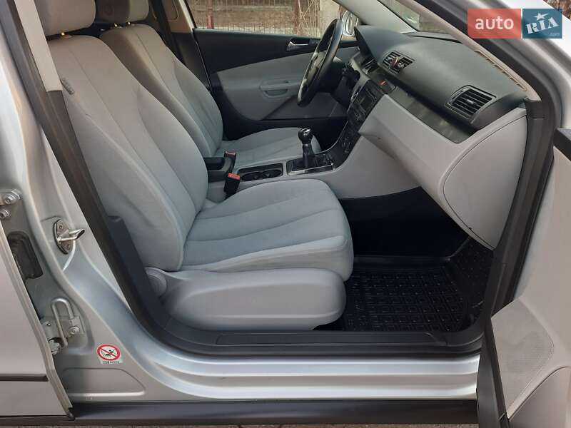 Седан Volkswagen Passat 2005 в Хмельницком