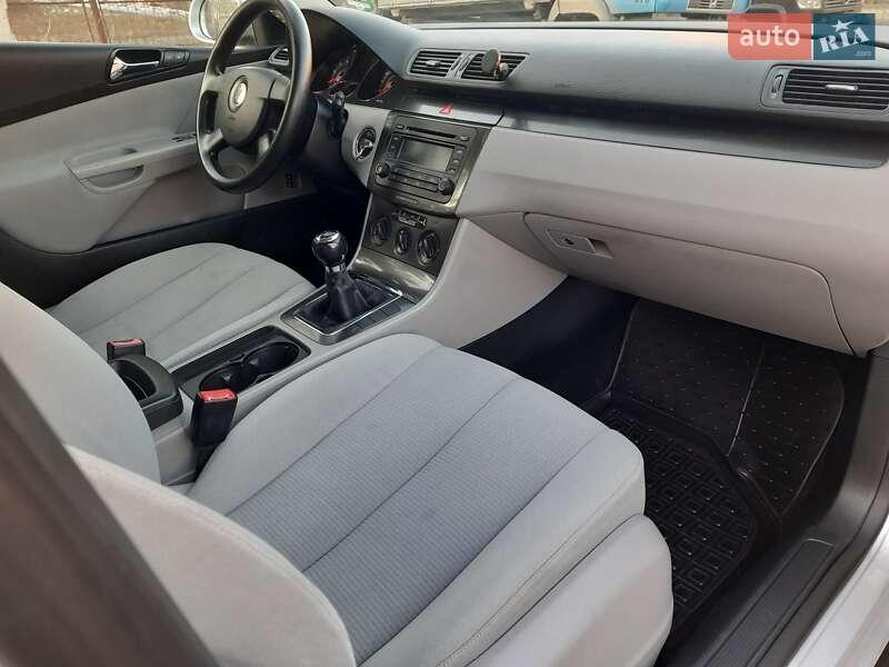 Седан Volkswagen Passat 2005 в Хмельницком