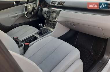 Седан Volkswagen Passat 2005 в 