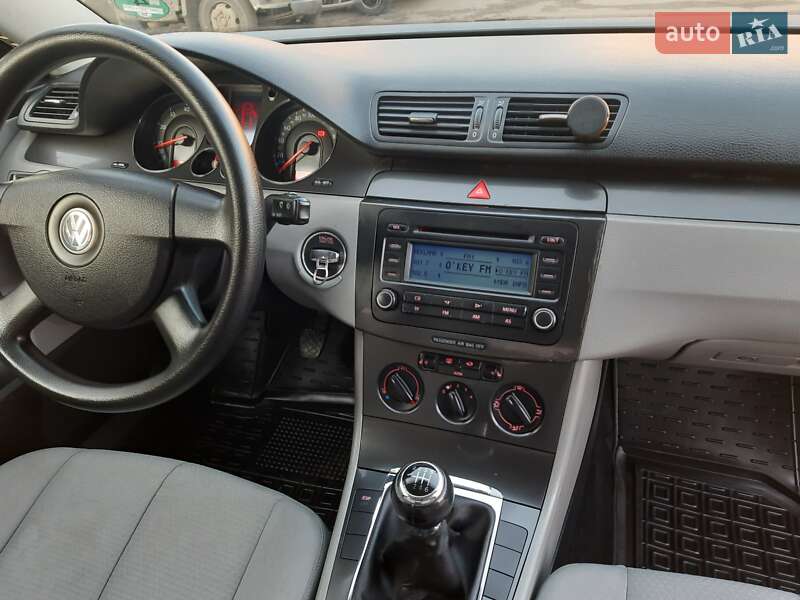 Седан Volkswagen Passat 2005 в Хмельницком