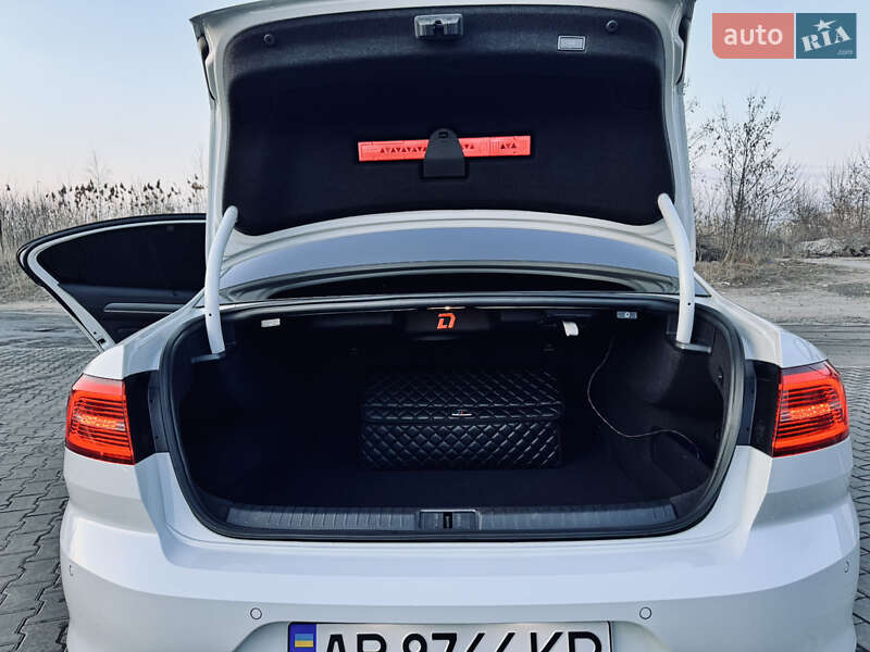 Седан Volkswagen Passat 2016 в Вінниці