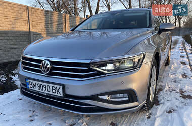 Универсал Volkswagen Passat 2019 в Хороле