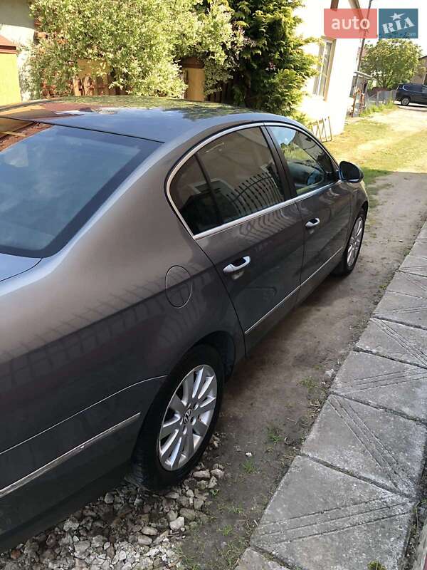 Седан Volkswagen Passat 2007 в Рогатині