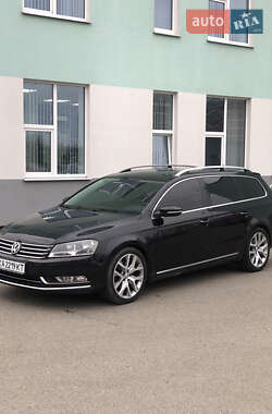 Универсал Volkswagen Passat 2012 в Киеве