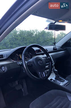 Универсал Volkswagen Passat 2012 в Киеве