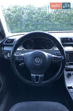 Универсал Volkswagen Passat 2012 в Киеве