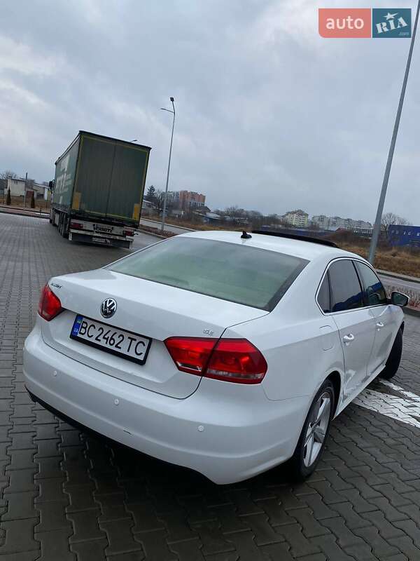 Седан Volkswagen Passat 2012 в Стрые