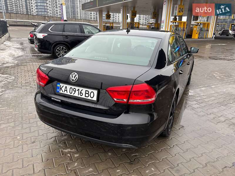 Седан Volkswagen Passat 2012 в Киеве