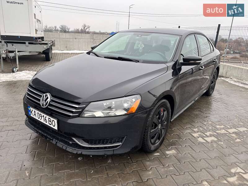 Седан Volkswagen Passat 2012 в Киеве