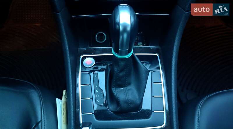 Седан Volkswagen Passat 2014 в Софиевской Борщаговке