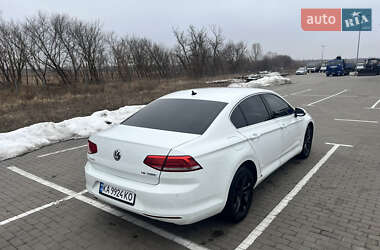 Седан Volkswagen Passat 2015 в Києві