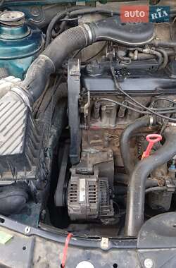 Универсал Volkswagen Passat 1996 в 