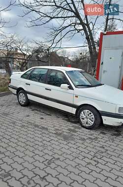 Седан Volkswagen Passat 1993 в Львове