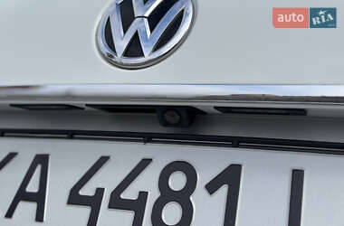 Седан Volkswagen Passat 2017 в 
