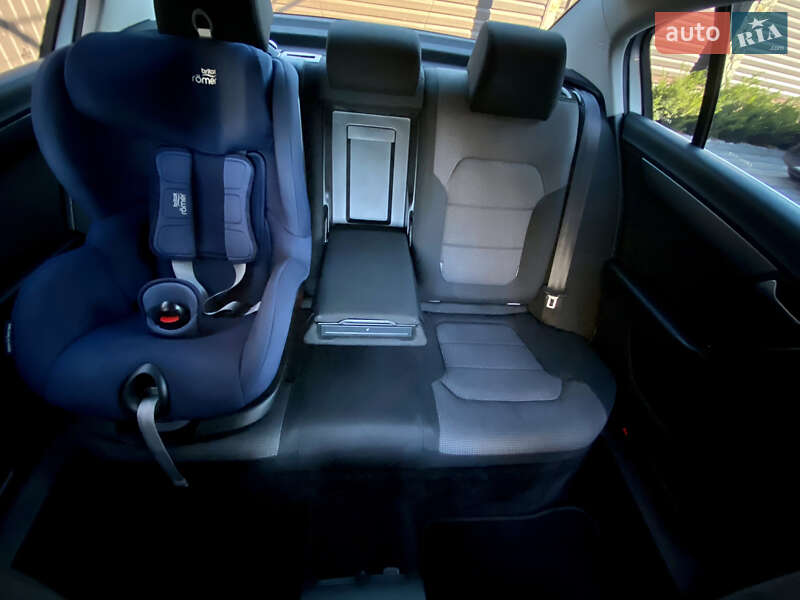 Седан Volkswagen Passat 2012 в Ужгороде
