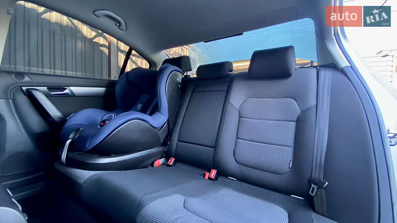 Седан Volkswagen Passat 2012 в Ужгороде