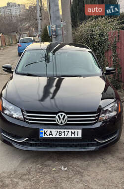 Седан Volkswagen Passat 2013 в Києві