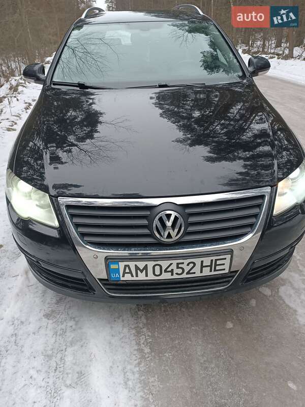 Универсал Volkswagen Passat 2010 в Житомире