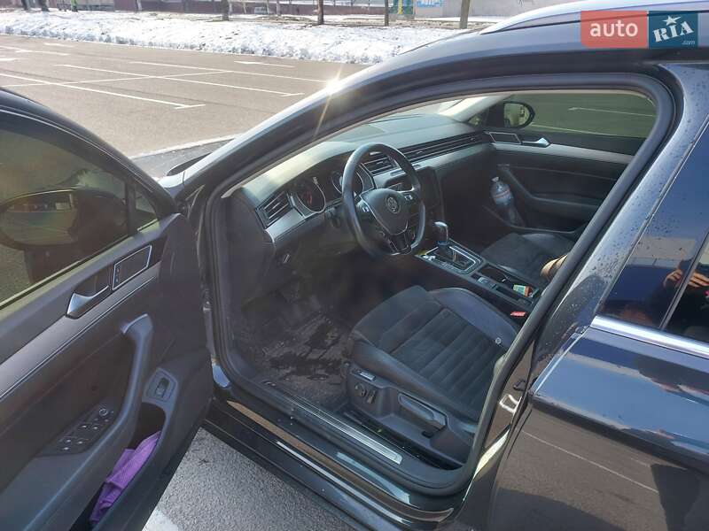 Универсал Volkswagen Passat 2017 в Каменском