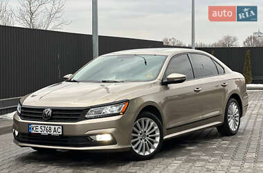 Седан Volkswagen Passat 2015 в Днепре