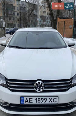 Седан Volkswagen Passat 2013 в Днепре