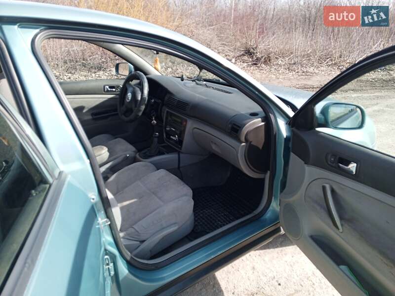 Седан Volkswagen Passat 1998 в Кам'янець-Подільському фото 8 Седан Volkswagen Passat 1998 в Кам'янець-Подільському