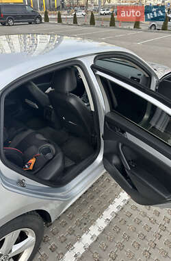 Седан Volkswagen Passat 2012 в 