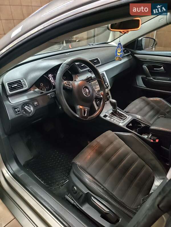 Купе Volkswagen Passat 2011 в Кременчуці