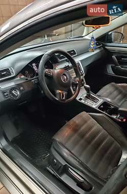 Купе Volkswagen Passat 2011 в 