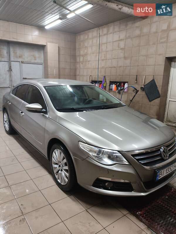 Купе Volkswagen Passat 2011 в Кременчуці