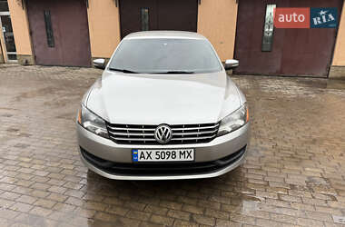 Седан Volkswagen Passat 2012 в Харкові