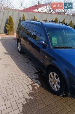 Универсал Volkswagen Passat 2000 в 