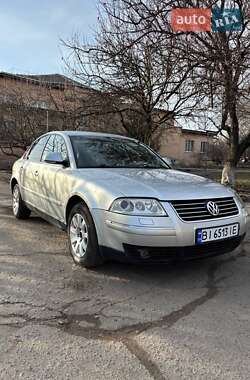 Седан Volkswagen Passat 2004 в Гадяче