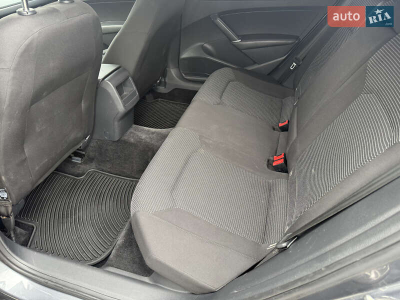 Седан Volkswagen Passat 2018 в Николаеве