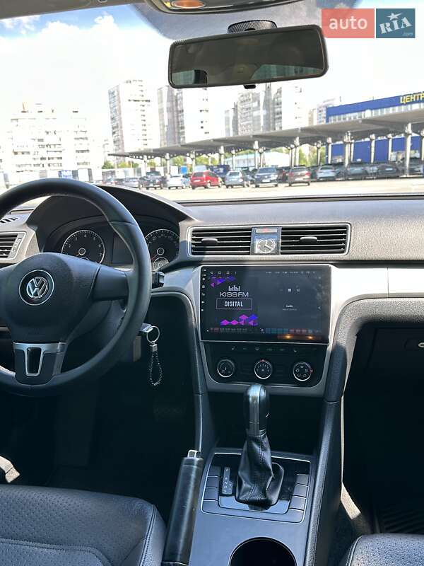 Седан Volkswagen Passat 2014 в Киеве