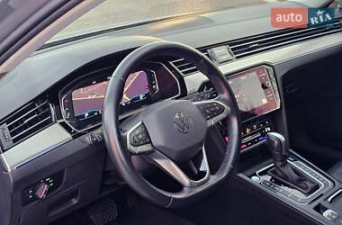 Седан Volkswagen Passat 2022 в Мукачево