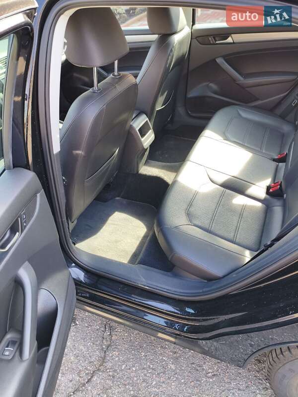 Седан Volkswagen Passat 2014 в Одессе