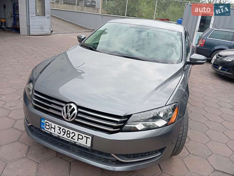 Седан Volkswagen Passat 2014 в Одессе