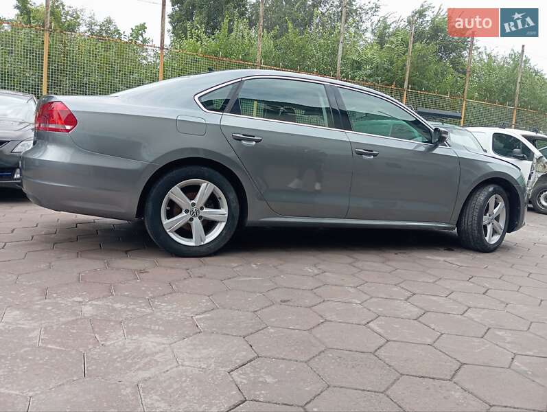 Седан Volkswagen Passat 2014 в Одессе